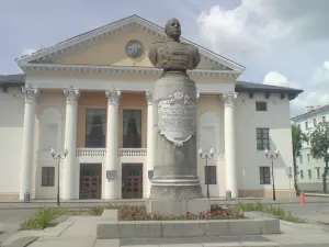 Бюст Іосіфа Іракліевіча Гусакоўскага