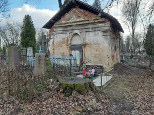 Капліца (Кальварыйскія могілкі, у цэнтры могілак)