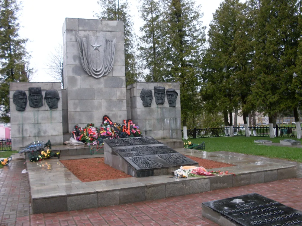 Вайсковыя могілкі ў Шуміліне