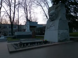 Надгробный памятник Якубу Коласу