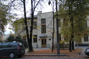 Здание поликлиники
