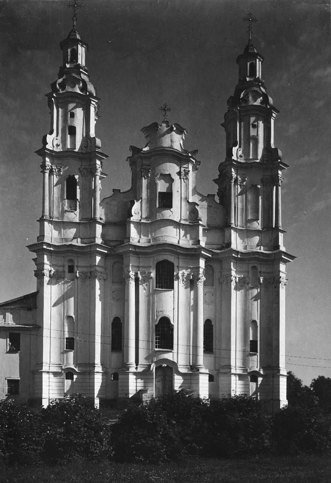 Свято-Петро-Павловская церковь и монастырь василиан (Березвечье)