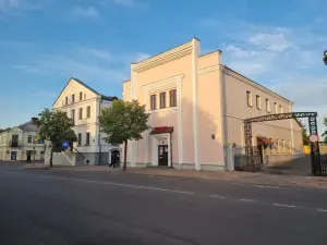 Дом на плошчы Свабоды, 7