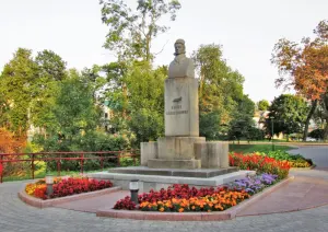 Памятник Элизе Ожешковой в Гродно