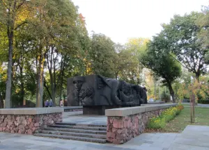 Памятник гомельским ополченцам