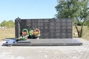 Памятник жертвам Холокоста в Пружанах