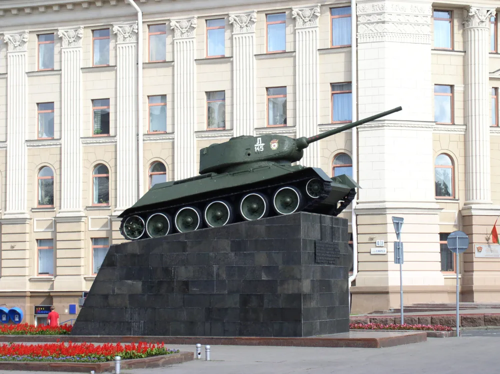 Памятник Т-34