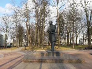 Памятник Максиму Богдановичу