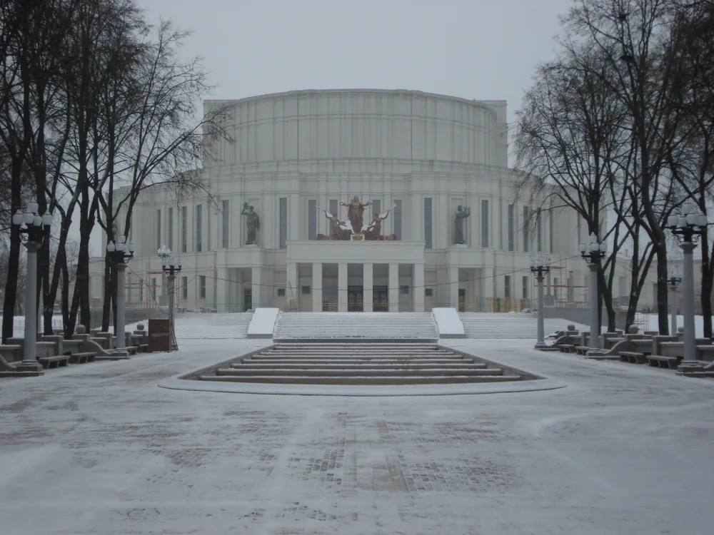 Площадь Парижской Коммуны