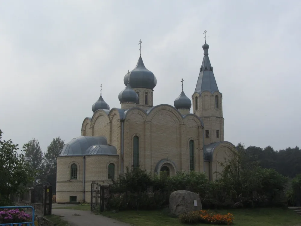 Свято-Михайловская церковь (Рясна)