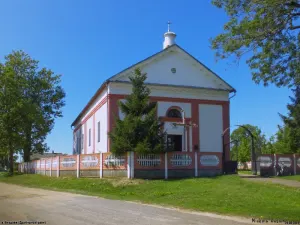 Касцёл Найсвяцейшай Тройцы, Бездзеж