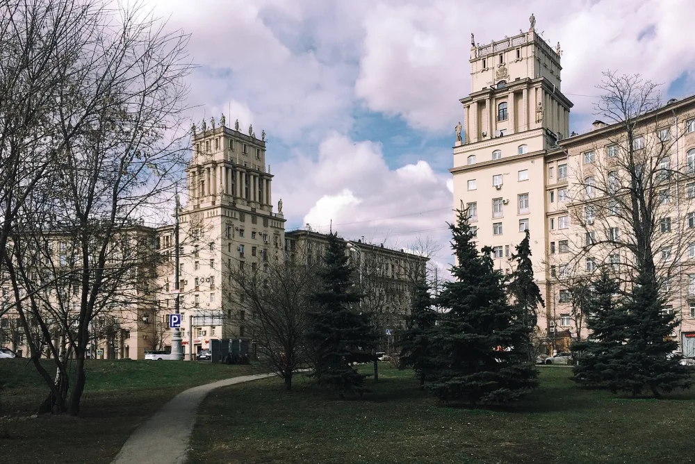 Ансамбль жилых домов на площади Гагарина (Донской)