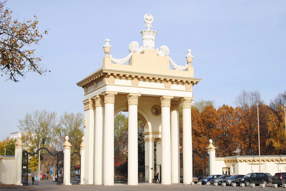 Арка южного входа ВДНХ