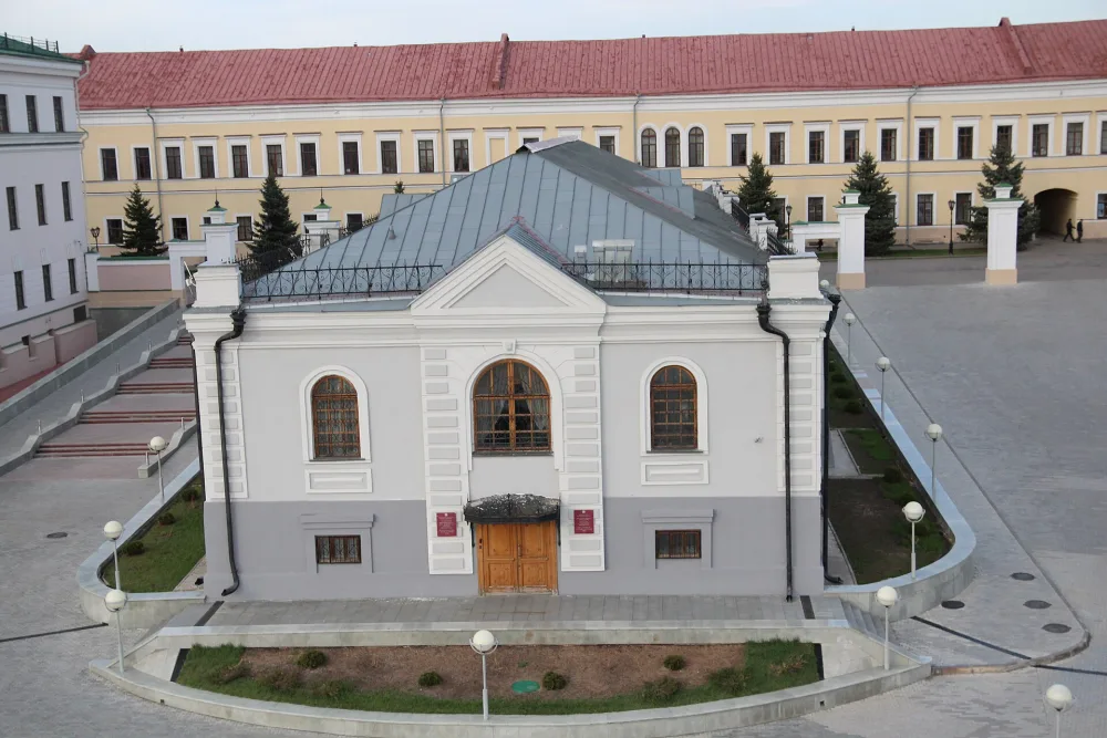 Манеж