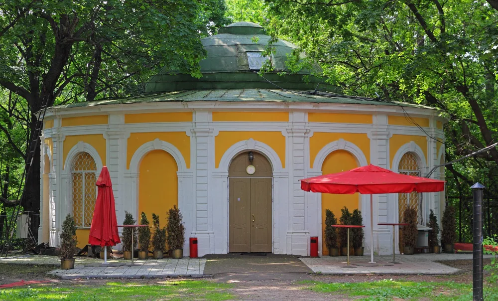 Охотничий домик у оврага (Якиманка)
