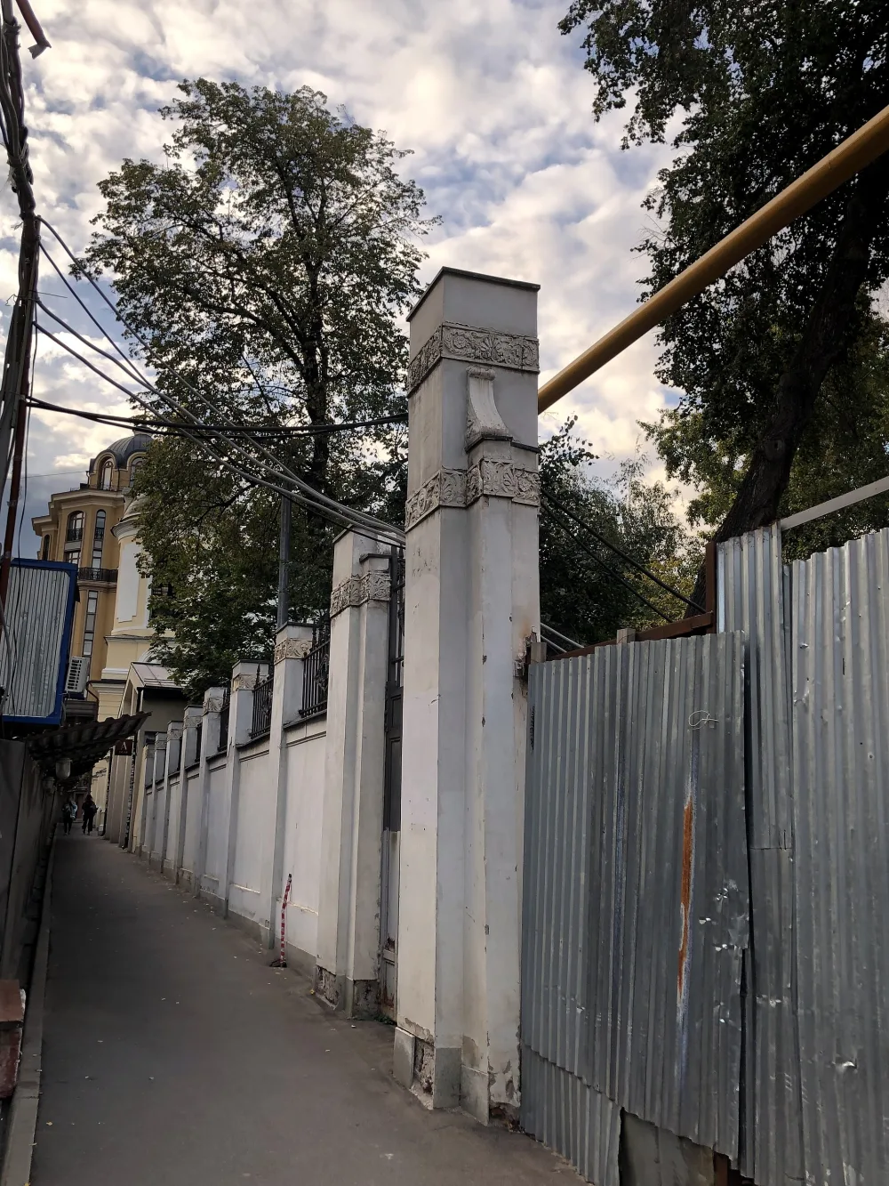Ограда с воротами