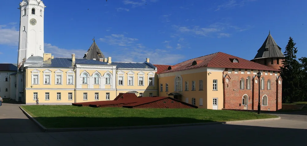 Владычный двор
