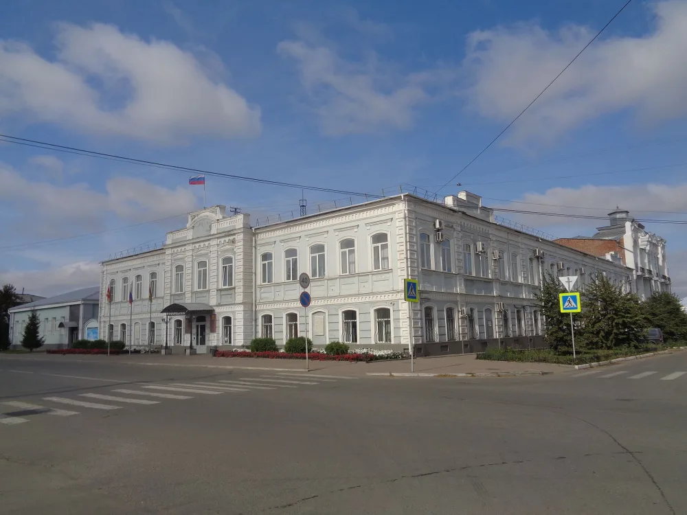 Окружной суд. В этом здании проходил II съезд Советов рабочих, крестьянских и солдатских депутатов (Троицк)