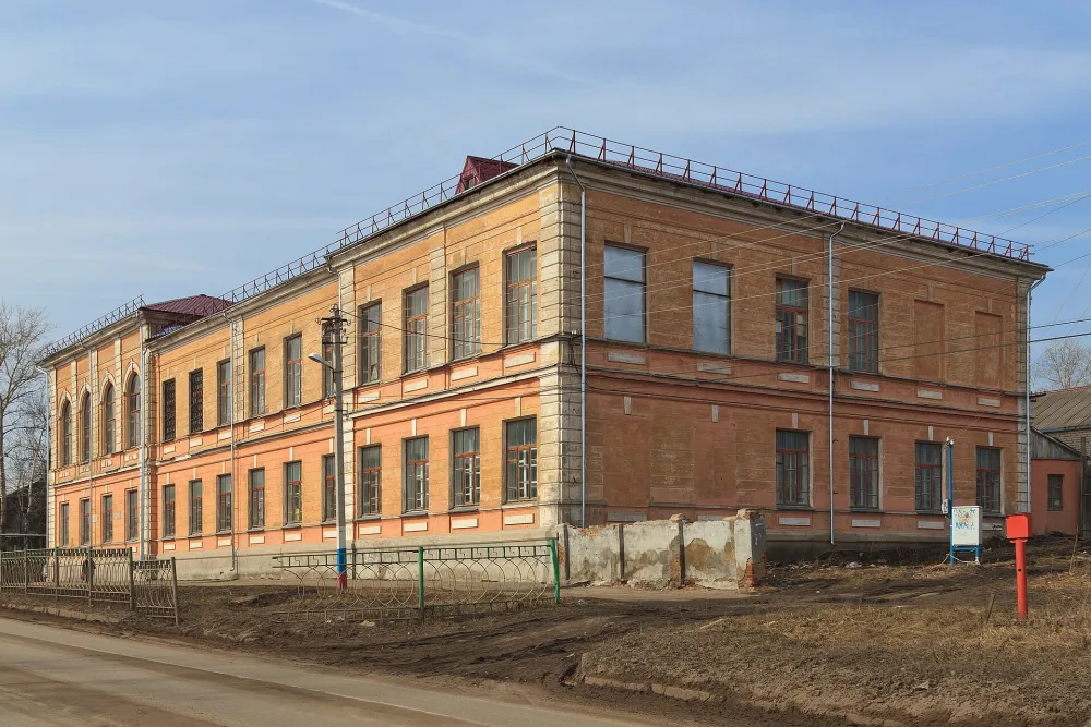 Здание школы 2 ступени (Ряжск)