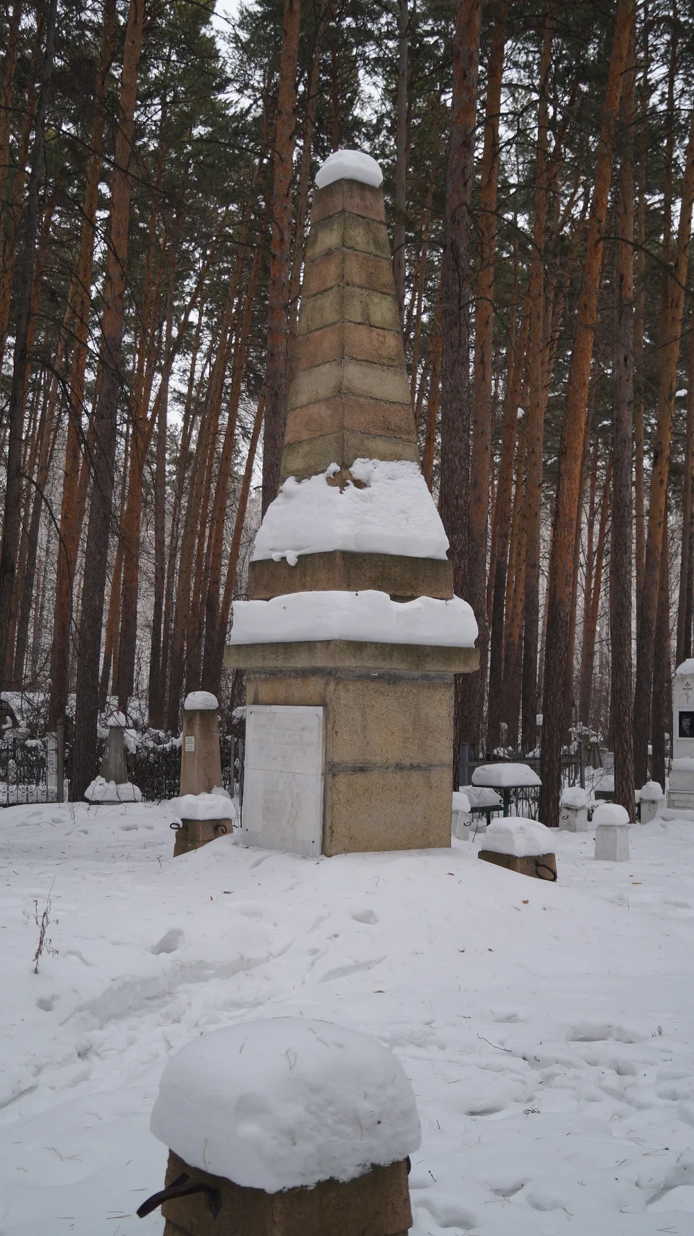 Памятник лётчикам