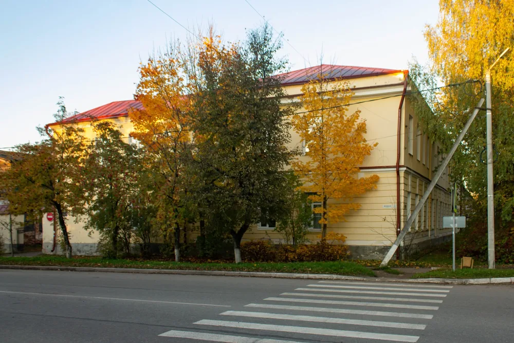 Земская больница (Крестцы)