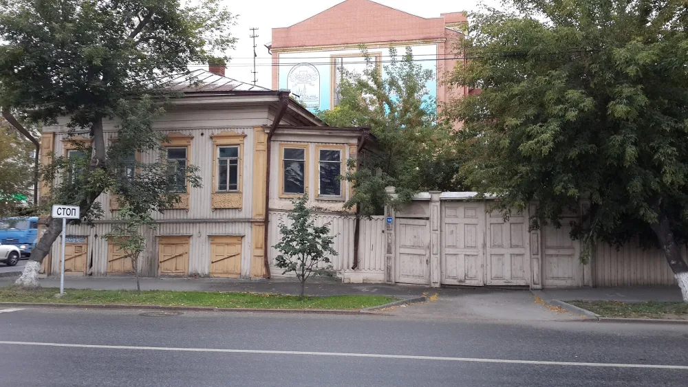 Ворота с двумя калитками (Тюмень)