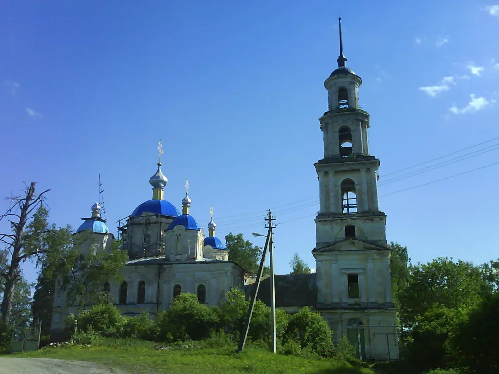 Церковь Троицкая с иконостасом (Осечно)