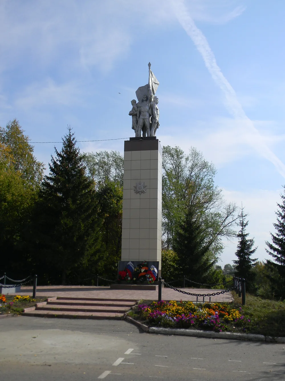 Памятник воинам, погибшим в Великой Отечественной войне 1941-1945 гг. (Лямбирь)