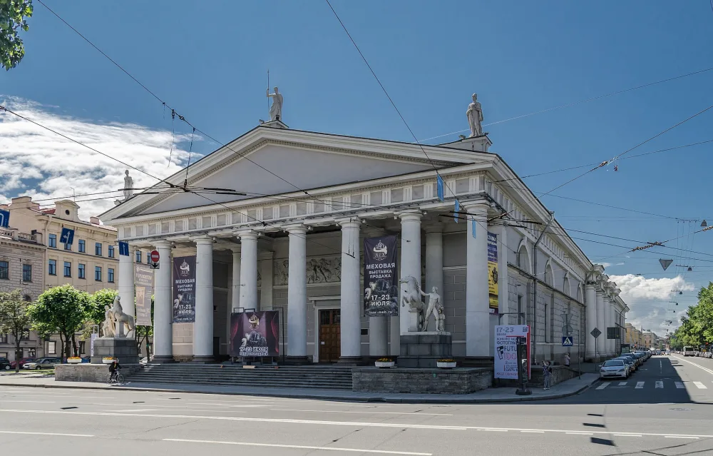 Конногвардейский манеж