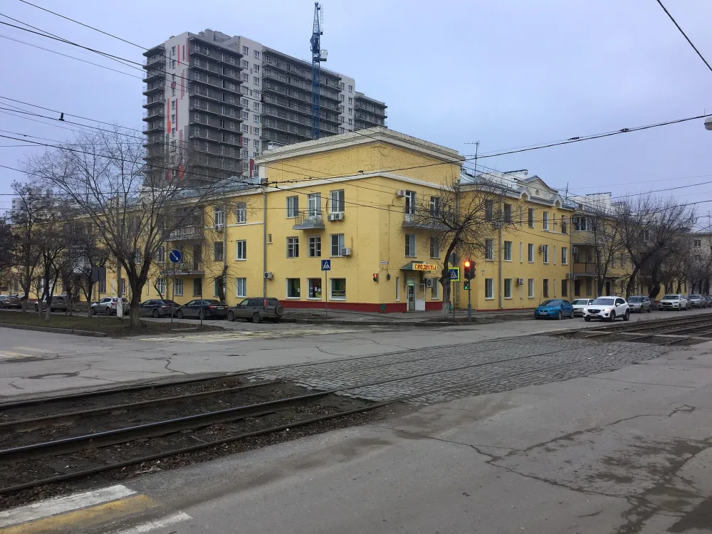 Жилой дом работников Коммунхоза (Ворошиловский район)