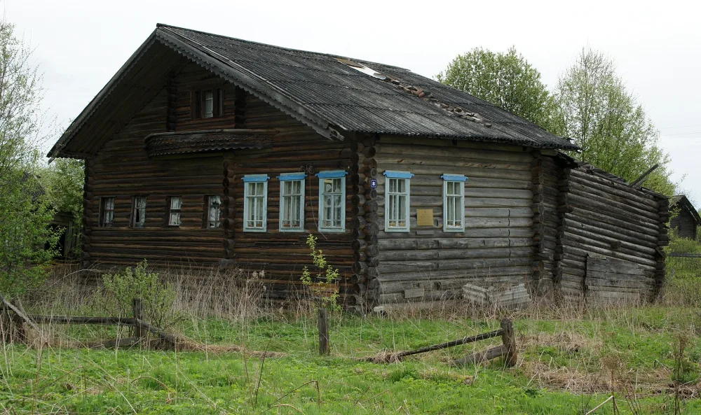 Жилой дом Петровской А. П. (Уласовская (Р-Кокшеньгская с/а))
