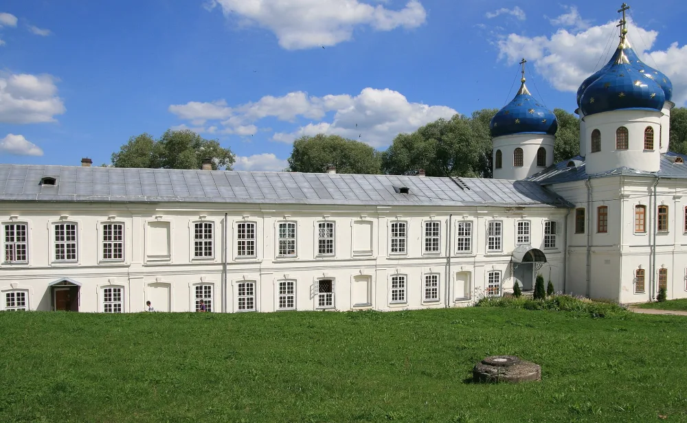 Корпус келий наместника, казначея, ризничего и эконома