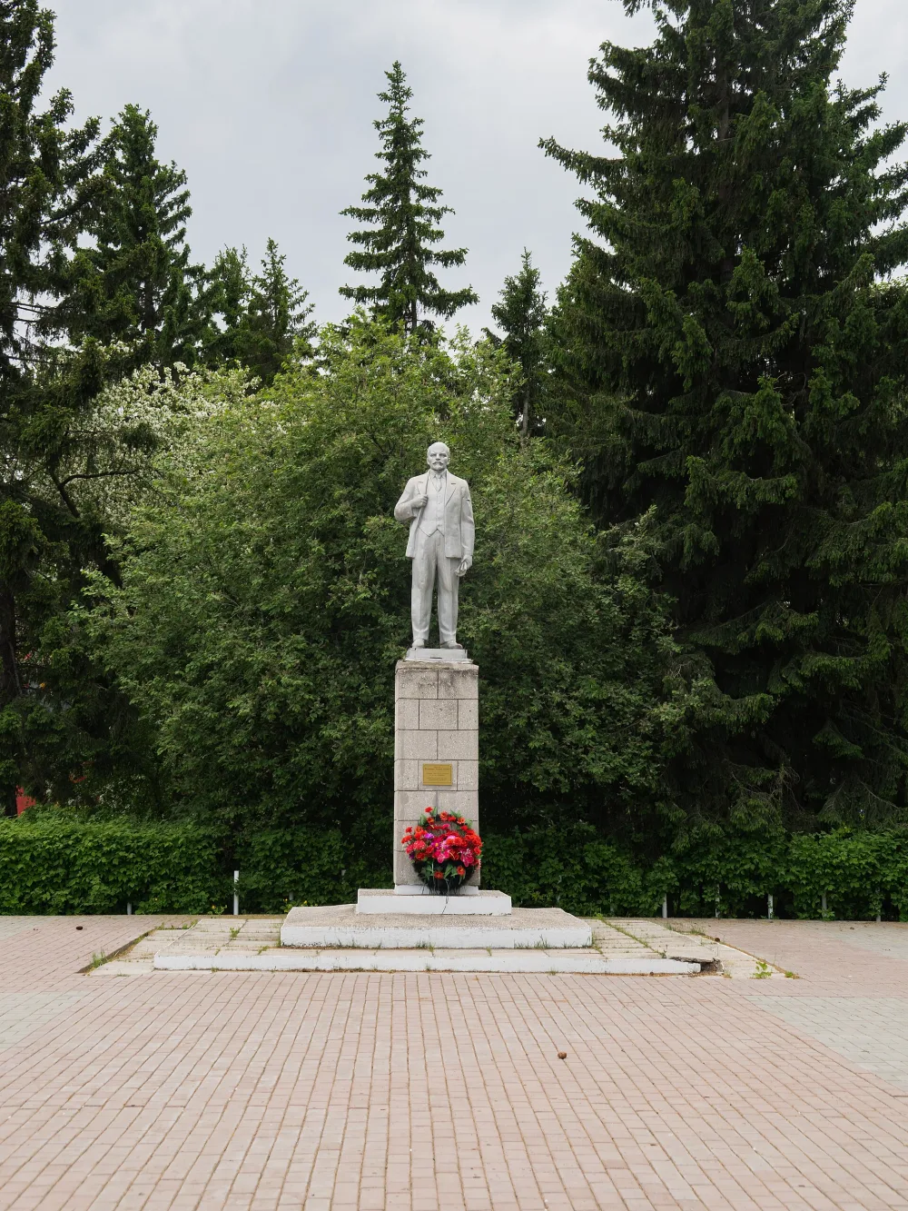 Памятник В.И. Ленину (Большеречье)