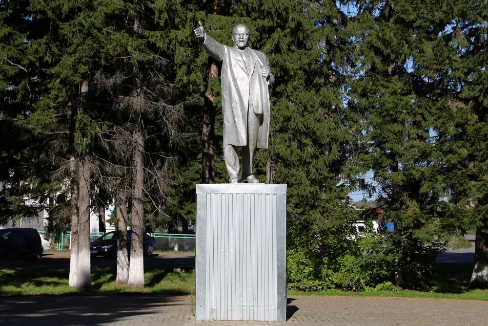 Памятник В.И. Ленину (Муромцево)
