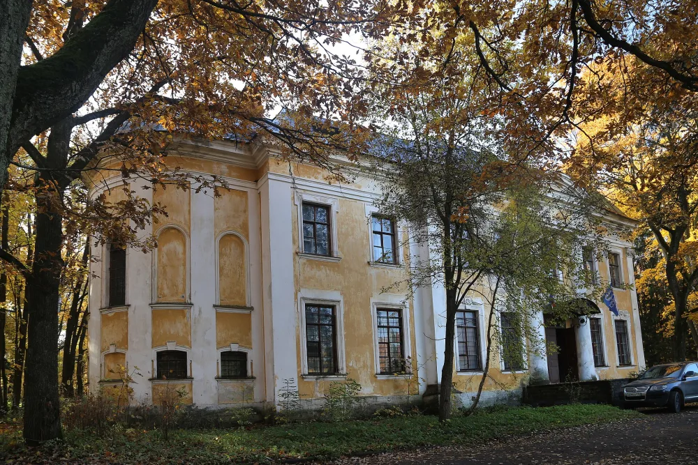 Малый дворец («Белый дом») (Парголово)