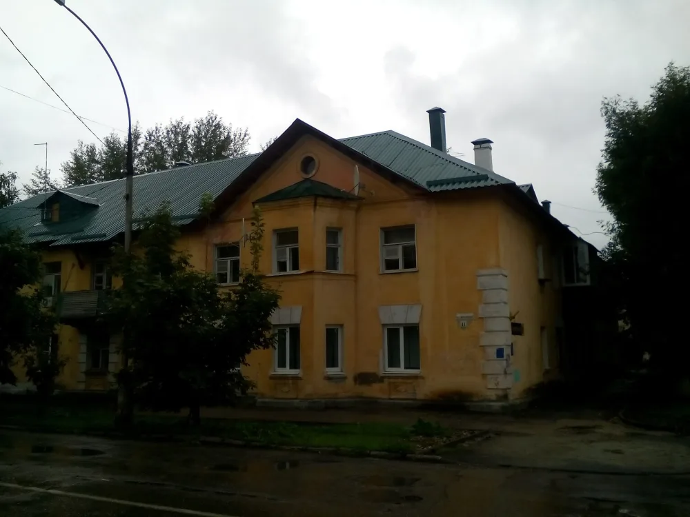Жилой дом по улице Гидростроевской 11