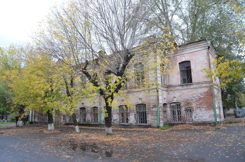 Больничный ансамбль из трёх зданий (Тюмень)