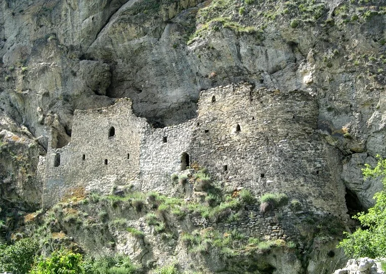 Дзивгисские Предпещерные замки