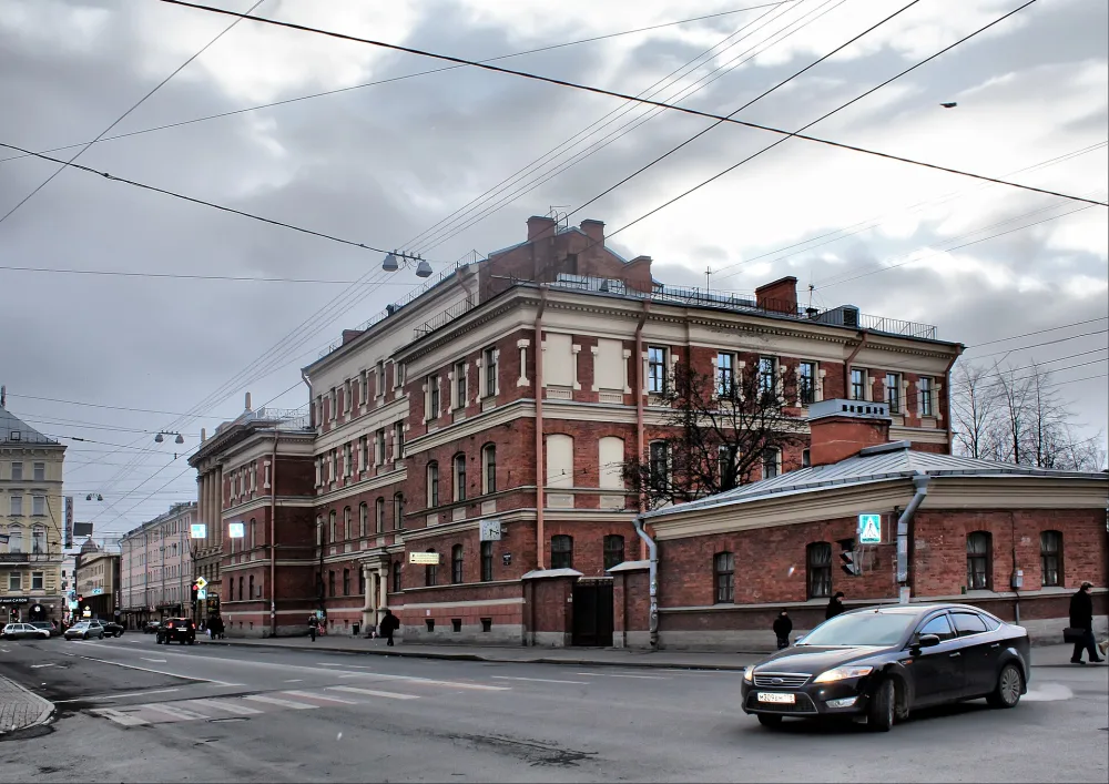 Суворовский проспект 4