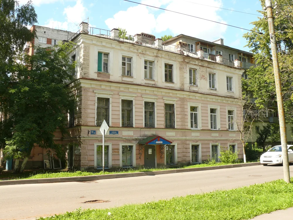 Дом инженерного полковника М.П. Петрова с флигелем (Великий Новгород)