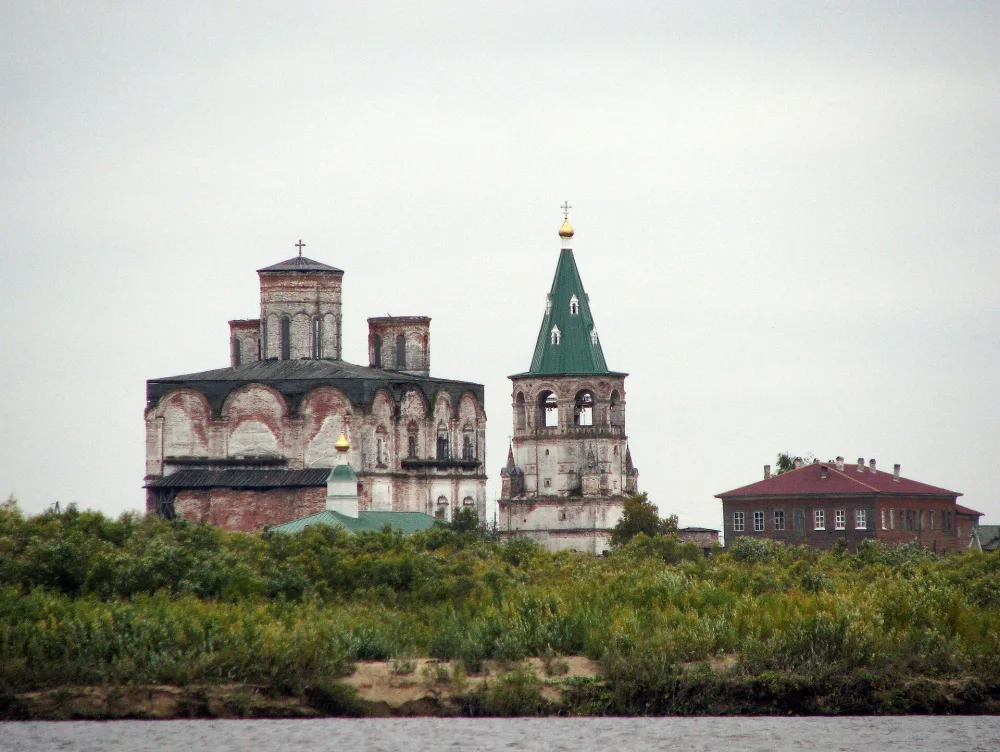 Холмогорский Успенский монастырь