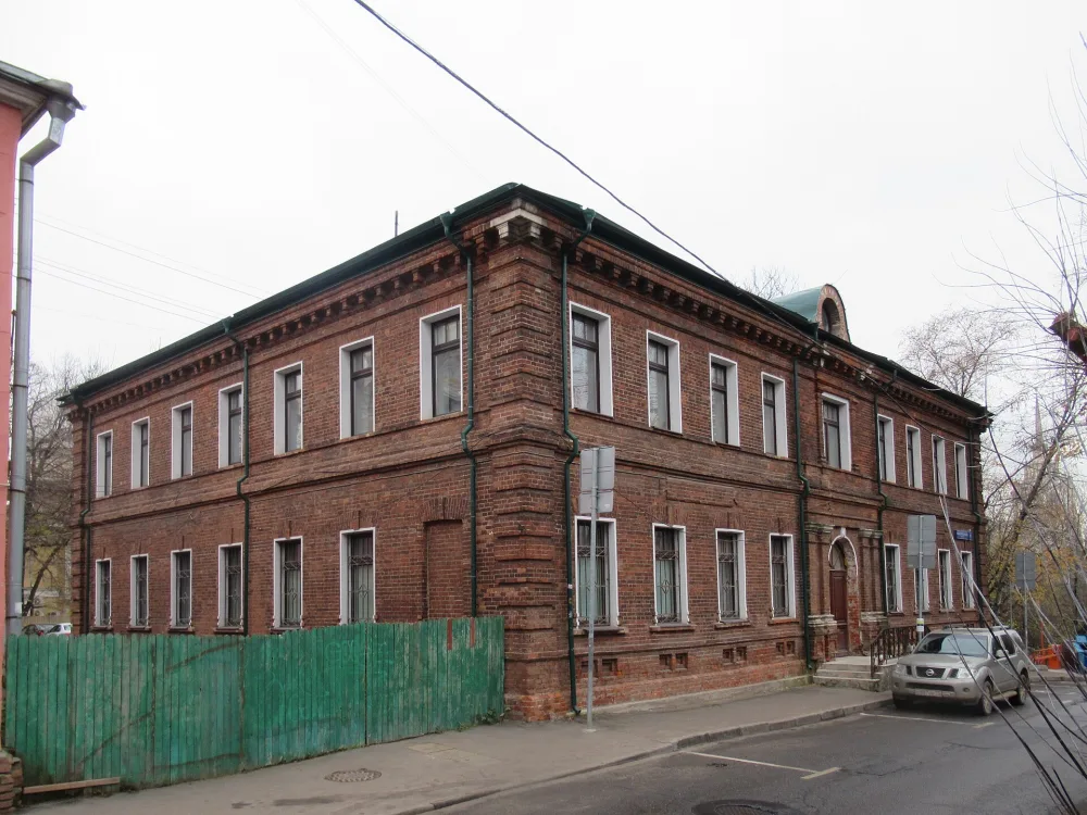 Дом-причта церкви во имя свт. Николая Чудотворца в Новом Ваганькове на Трёх горах