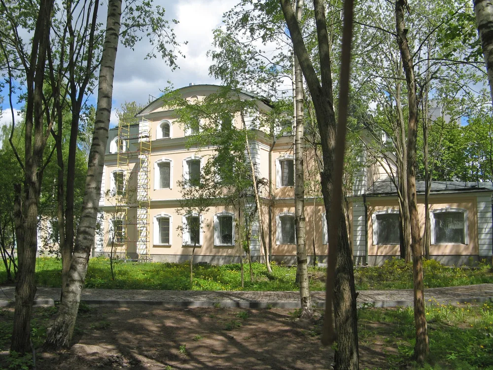 Главный корпус хозяйственного двора