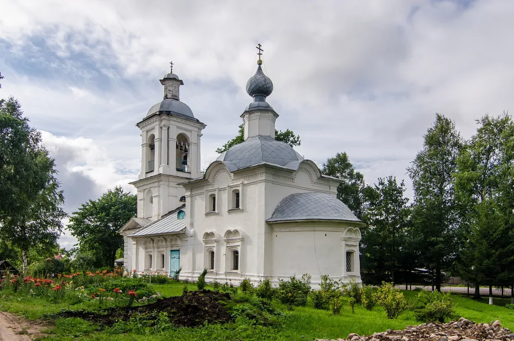 Церковь Богоявления с интерьером (Белозерск)