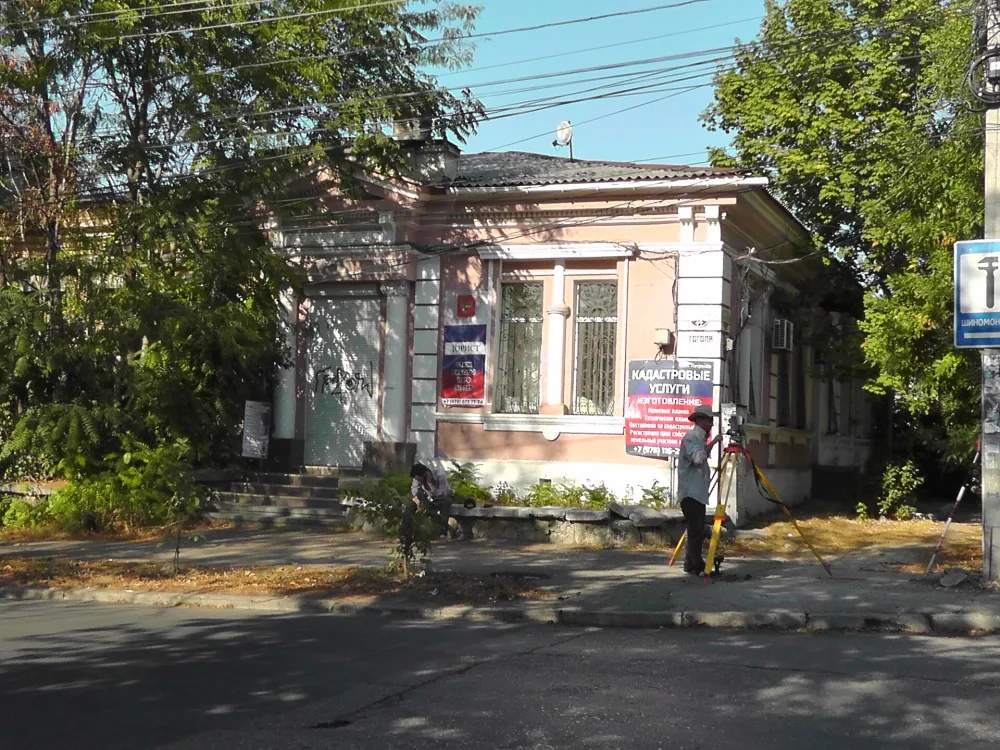 Gogolya St., 49 / Kreizera St., 13 (Simferopol)