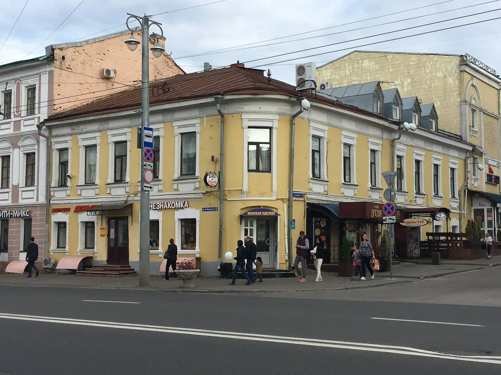 Дом жилой с магазином и кондитерской (Владимир)
