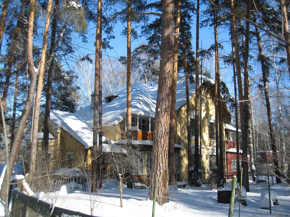 Дом, где с 1947 по 1953 год жил директор химкомбината «Маяк» Б.Г. Музруков (Озёрск)