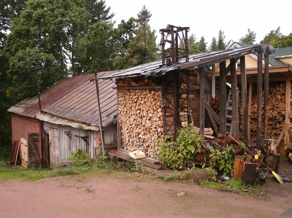 Дровяник с погребами (Сортавальское г.п.)