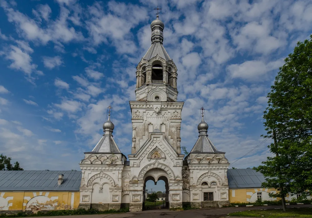 Надвратная колокольня (Великий Новгород)