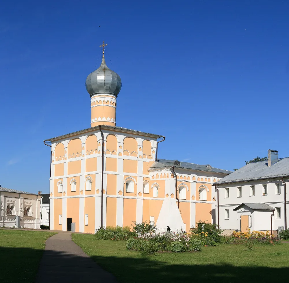 Трапезная с церковью преподобного Варлаама Хутынского (Хутынь)